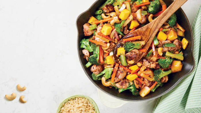 cashew-ginger-chicken-stir-fry-with-mango_81-web