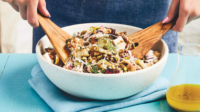 farro-radicchio--fennel-salad-with-grilled-chicken_88-web-1