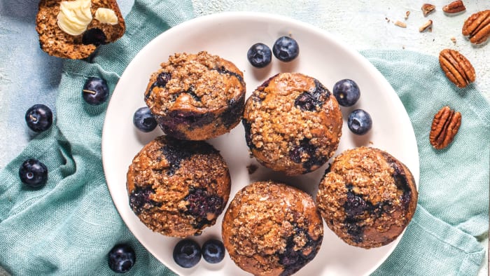 paleo-blueberry-almond-crumble-muffins_91