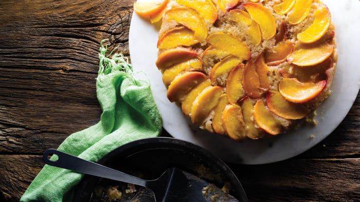 peach-upside-down-cake-on-the-grill