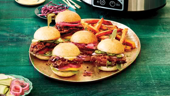 smoky-and-spicy-brisket-sliders-with-pickled-onions-74_web