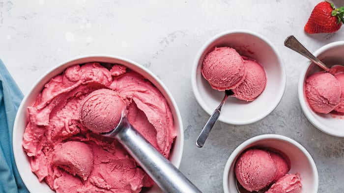 strawberry-coconut-ice-cream_87-web-1
